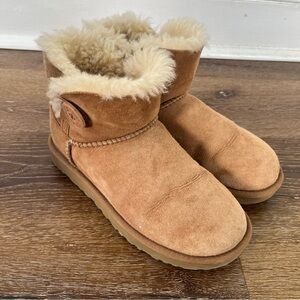 UGG Mini Bailey Button II Chestnut